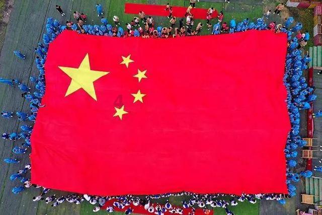 男子炫耀赃物称给警方上压力，要直播盗窃过程，被抓低头：现在我压力巨大